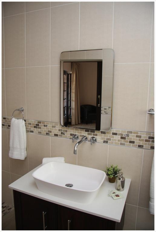 Be At Home Guesthouse Klerksdorp Rom bilde
