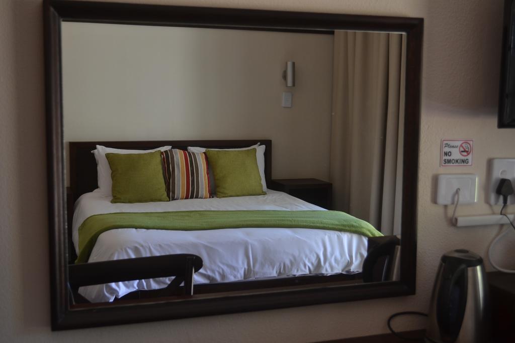 Be At Home Guesthouse Klerksdorp Eksteriør bilde